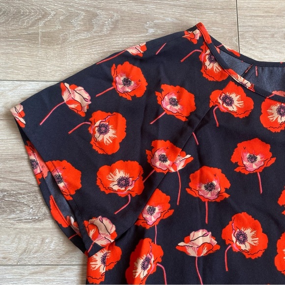 Cabi 3251 Flanders Poppy shirt blouse split back size medium - Picture 8 of 10